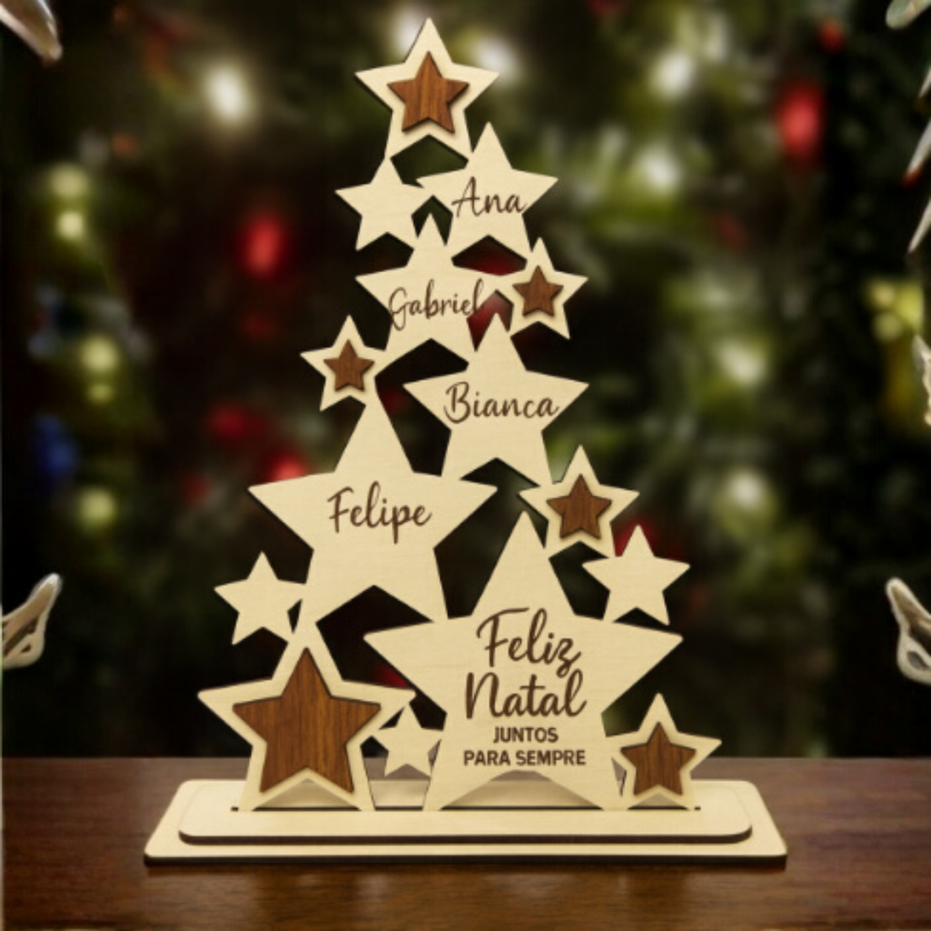Árvore de Natal Personalizada com Nomes em MDF – Modelo Estrelas